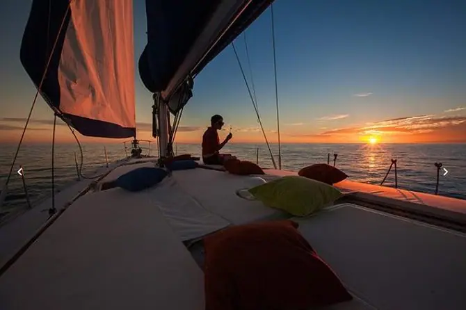 Atardecer por la Bahía en Catamarán Isabella