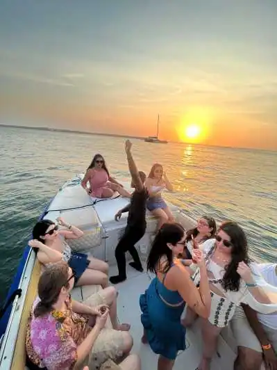 Paseo en Lancha Deportiva por la Bahía de Cartagena