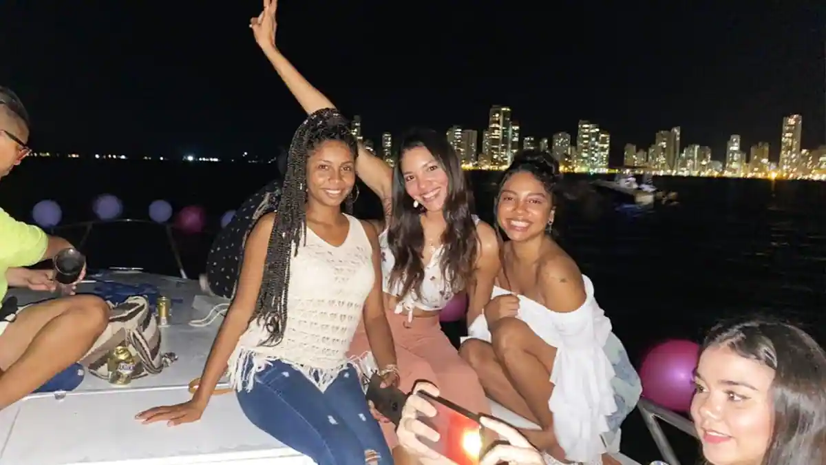Rumba por la Bahía en Lancha Deportiva